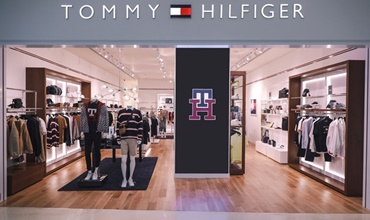 Tommy Hilfiger เฉลิมฉลองสาขาใหม่ล่าสุด ณ Central Embassy พร้อมเปิดตัวคอลเลกชัน TH Monogram