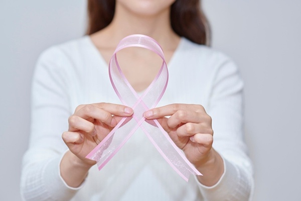 รู้เท่าทัน “มะเร็งเต้านม” ไม่เจอก้อน ไม่เจ็บ ไม่ได้แปลว่าไม่เป็น ย้ำอย่ากลัวการตรวจคัดกรอง ยิ่งพบช้า ยิ่งอันตราย