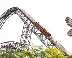 Goliath รถไฟเหาะที่เร็วที่สุด สูงที่สุด